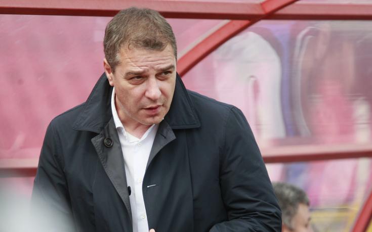 Сашо Станков и китайски агент гледат Берое – Лудогорец