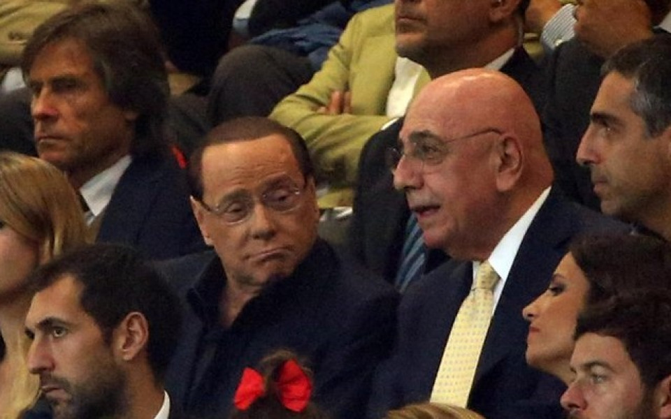Берлускони с култови съвети към играчите как се бележи