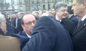 Бойко Борисов изказва съболезнования на Франсоя Оланд по време на марша в Париж