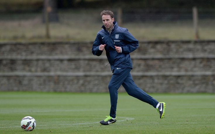 Гарет Саутгейт остава начело на младежкия национален отбор на Англия