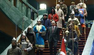 Декан подаде оставка, заради шега с „воините на Ердоган“