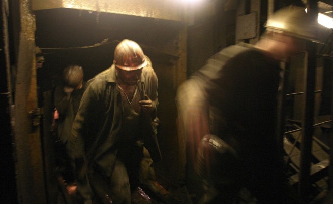 Донецк: Снаряд блокира 500 миньори под земята