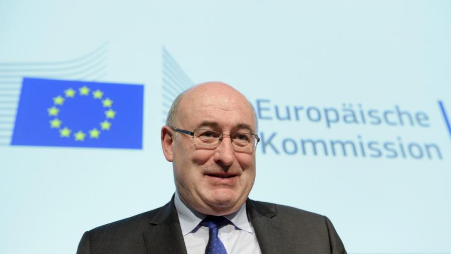 Еврокомисар Хоган: Няма сериозен проблем с млякото