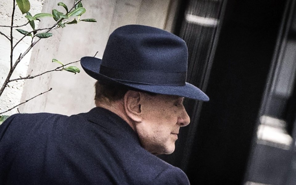 За 30 г. в Милан, Берлускони го е яд само за едно нещо