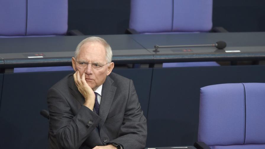 Германия одобри по-дълга спасителна програма за Гърция