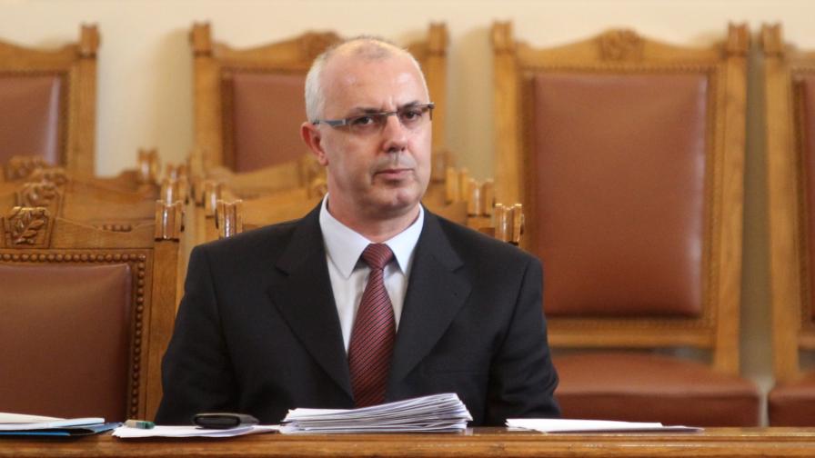 Вътрешният министър Веселин Вучков подаде оставка