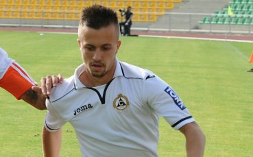 Футболистът на румънския Унивеситатя Крайова Радослав Димитров има известни проблеми