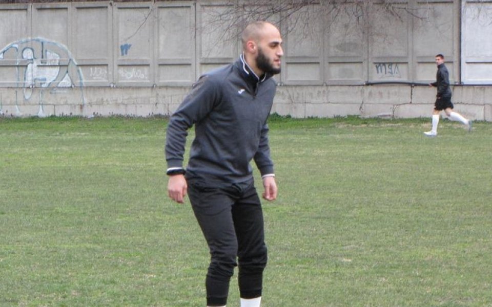 Френски защитник започна проби в Локомотив Пловдив