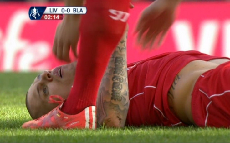 ВИДЕО: Шкъртел пострада жестоко след само 2 минути игра