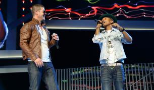 Фарел Уилямс (вдясо) и Робин Тик