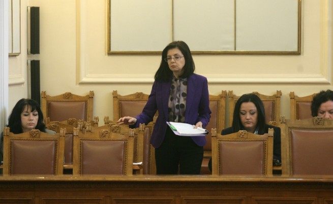 Депутатите отхвърлиха антикорупционния закон на Кунева