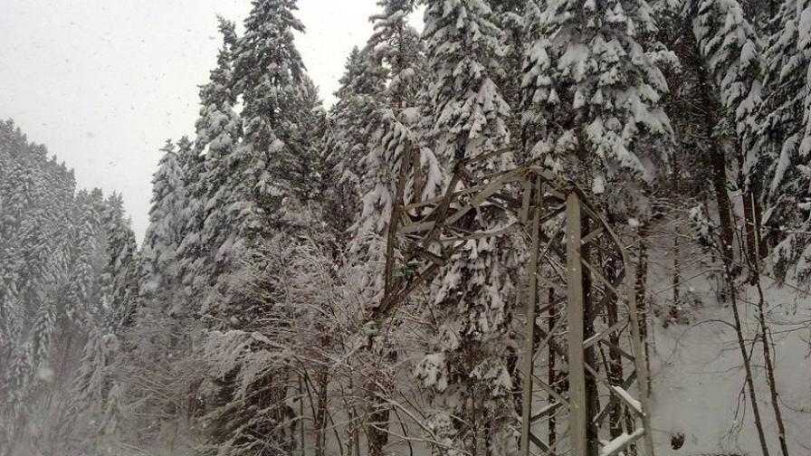 Снегът скова северозападна България, къде нямаше ток
