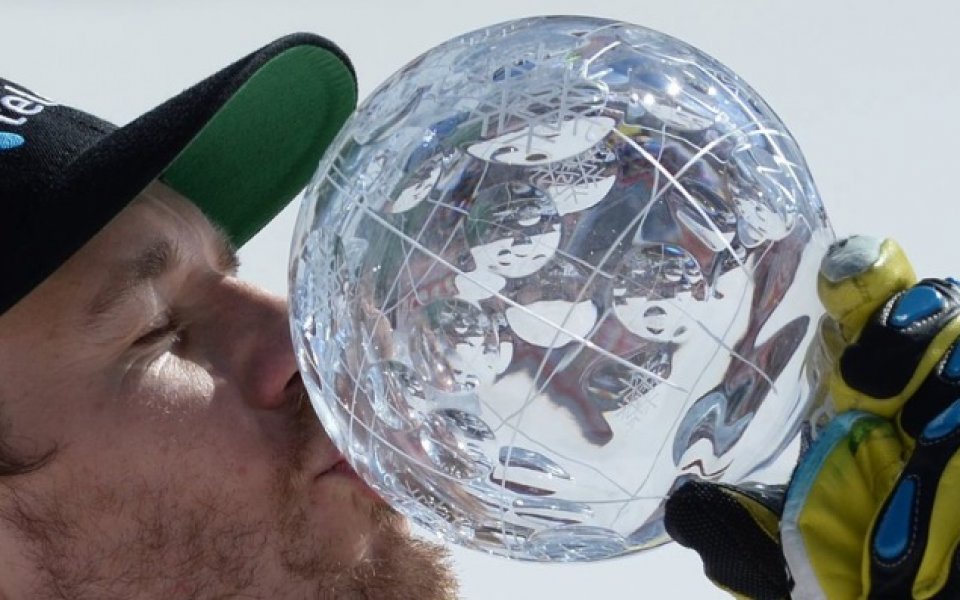 Киетил Янсруд се радва, след като спечели малкия кристален глобус в спускането