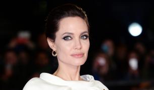 Джоли съобщи, че са ѝ отстранили яйчниците
