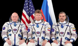 Руските космонавти Михаил Корниенко и Генадий Падалка и американският астронавт Скот Кели