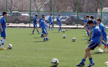 Левски срещу Милан на детски турнир в Италия