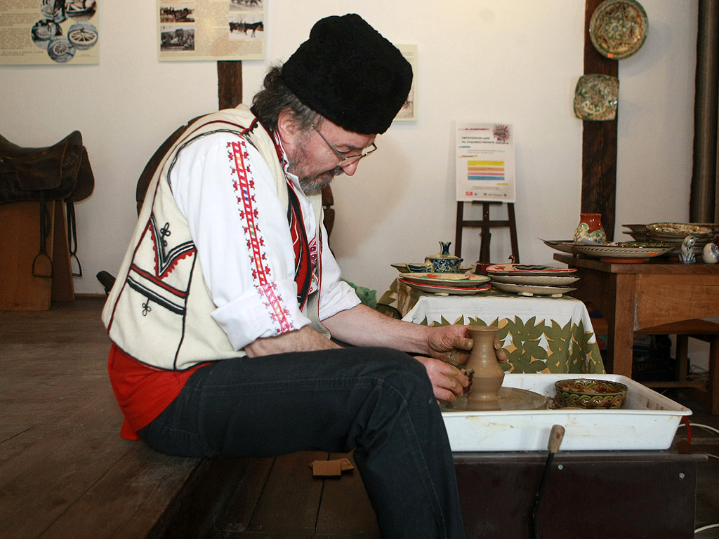 Европейски дни на художествените занаяти на 
28 и 29 март в архитектурно-историческия резерват "Боженци".