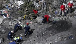 Приключи събирането на отломки от разбилия се самолет