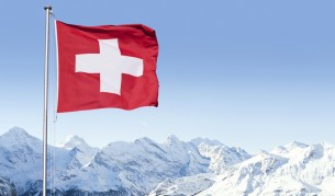 Швейцария "за" подслушване и "против" по-високи пенсии