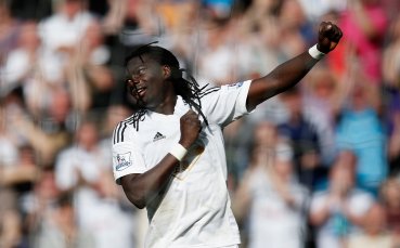 Бафетимби Гомис остава в Суонси и през следващия сезон