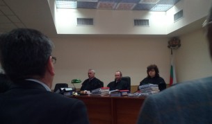 Обвинените за радикален ислям остават в ареста