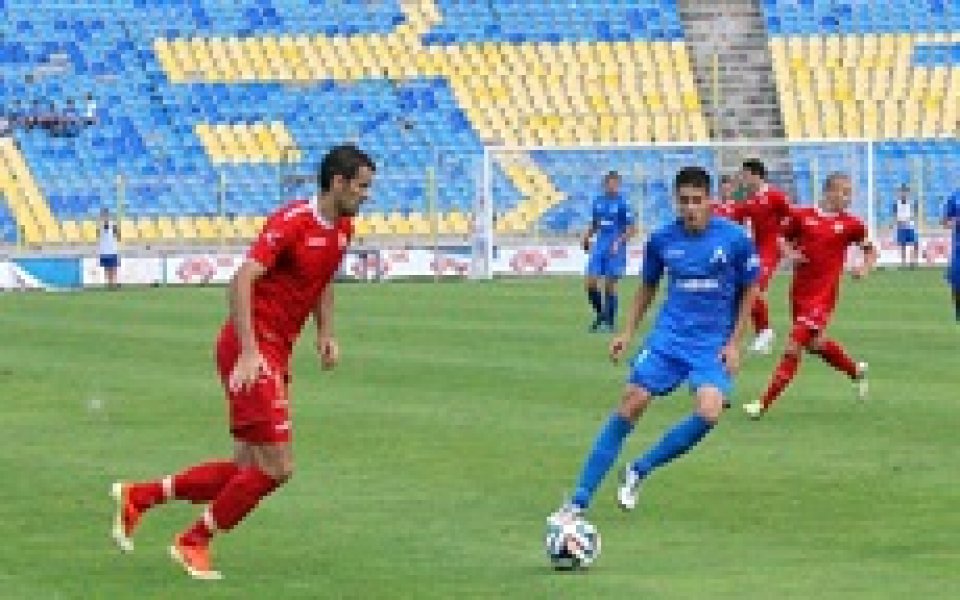 Левски приема ЦСКА на изкуствения терен