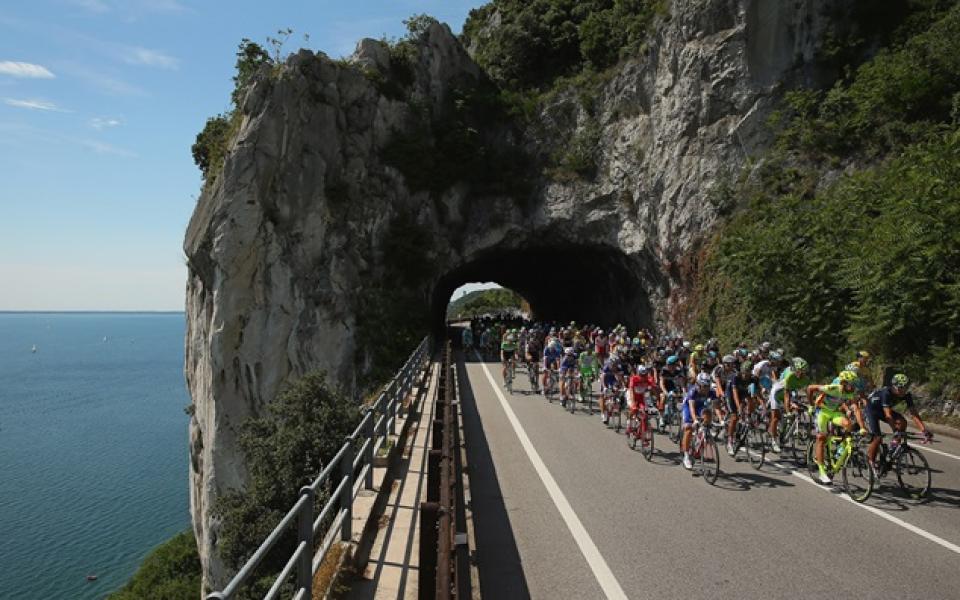Български колоездач е все по-близо до участие в Джирото