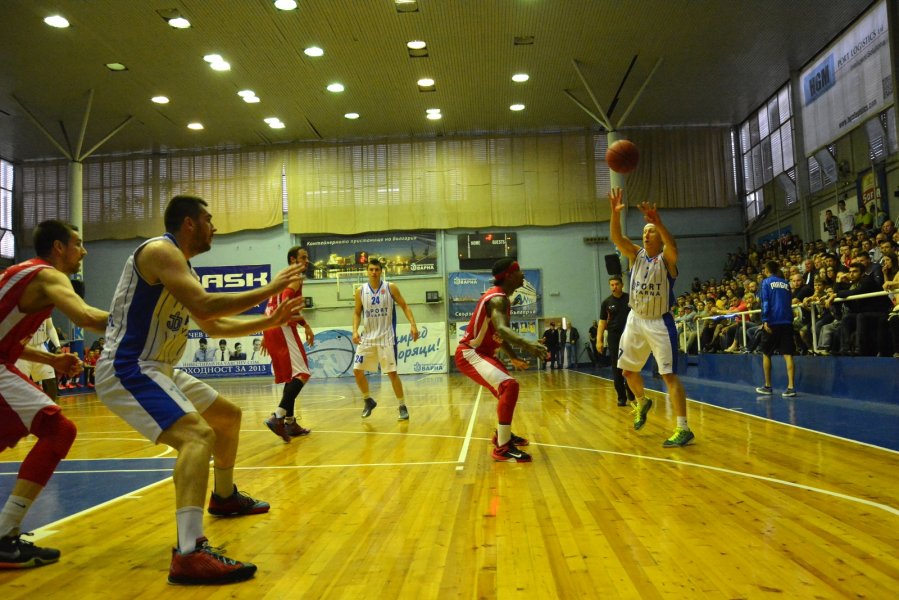 Лукойл Черно море баскетбол1