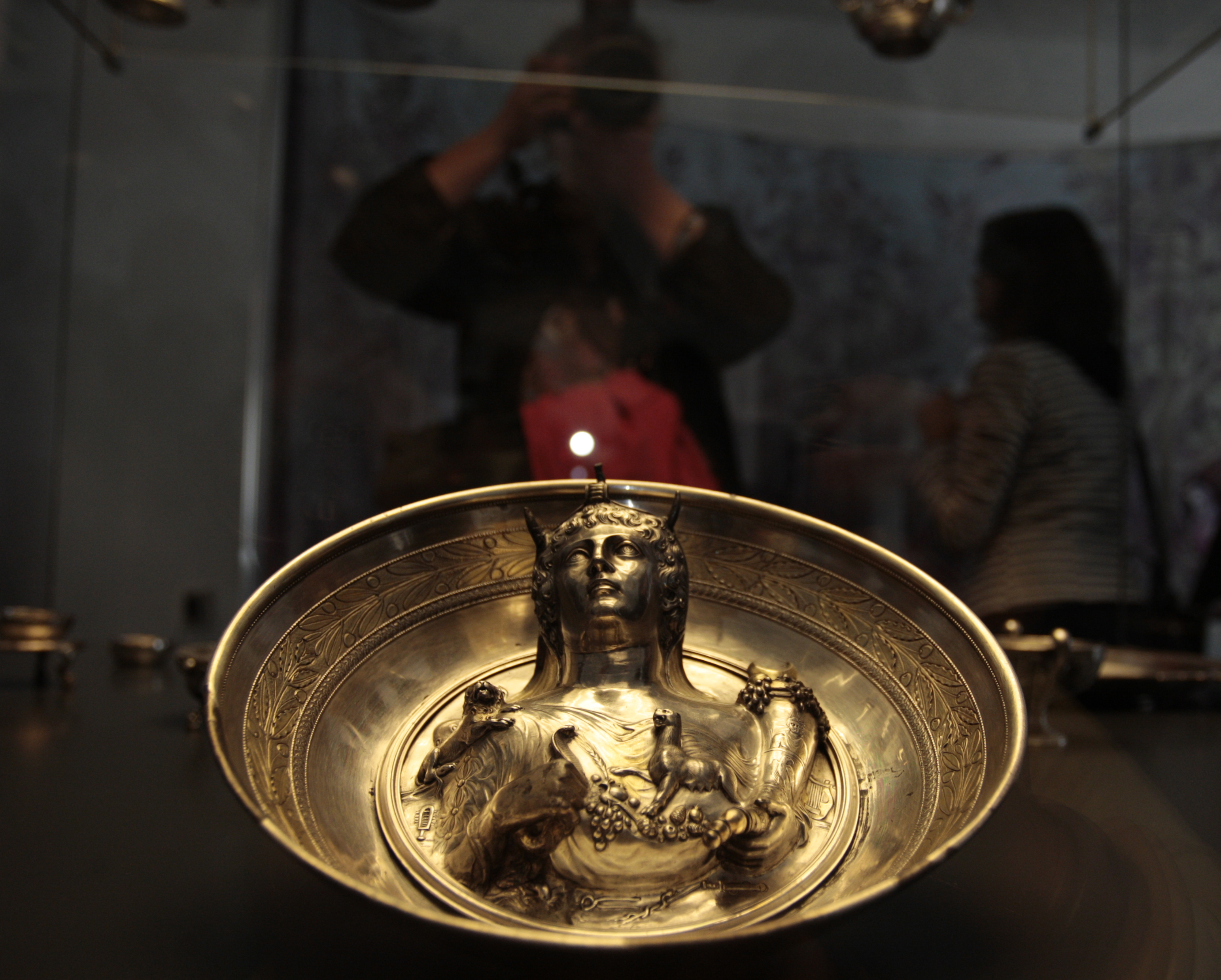 Уникално сребърно съкровище от Лувъра гостува в София