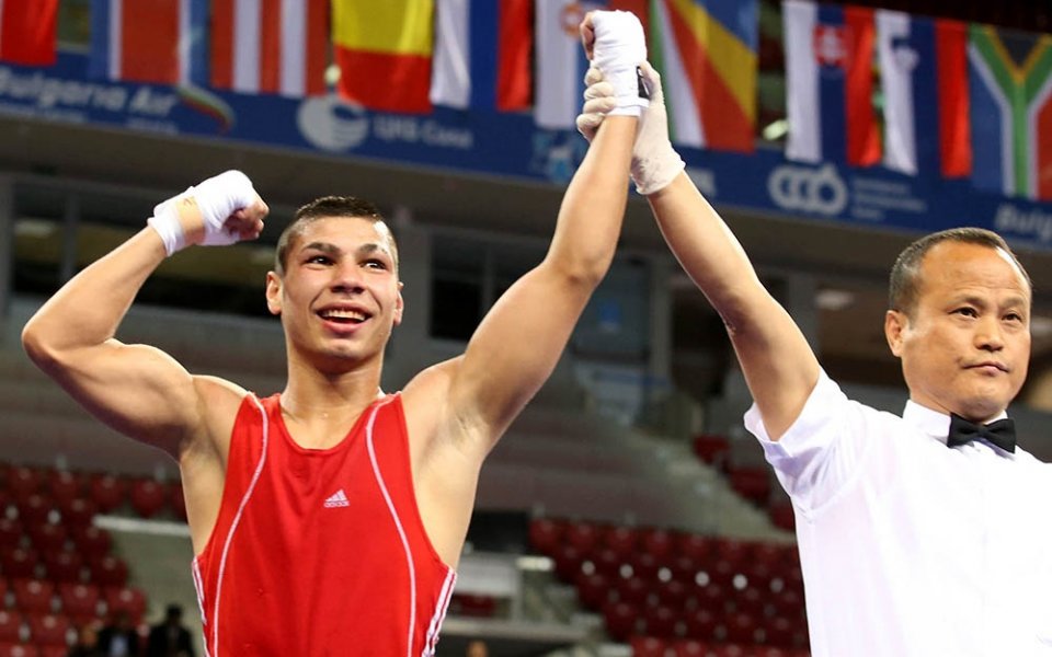 Даниел Асенов падна на четвъртфиналите в боксовия турнир в Баку
