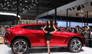 „Ламборгини Урус“ беше представен на автоизложението в Пекин през 2012 г.