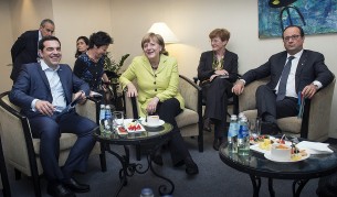 Ципрас, Меркел и Оланд през май 2015 г.