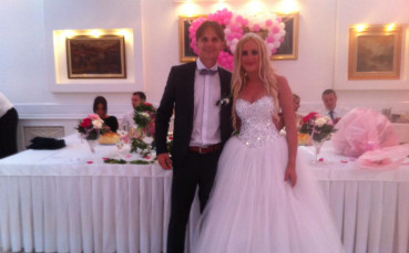 СНИМКИ: Сърбин от Локо Сф вдигна тежка сватба