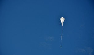 Неуспешно приключи тестът на гигантския парашут на НАСА