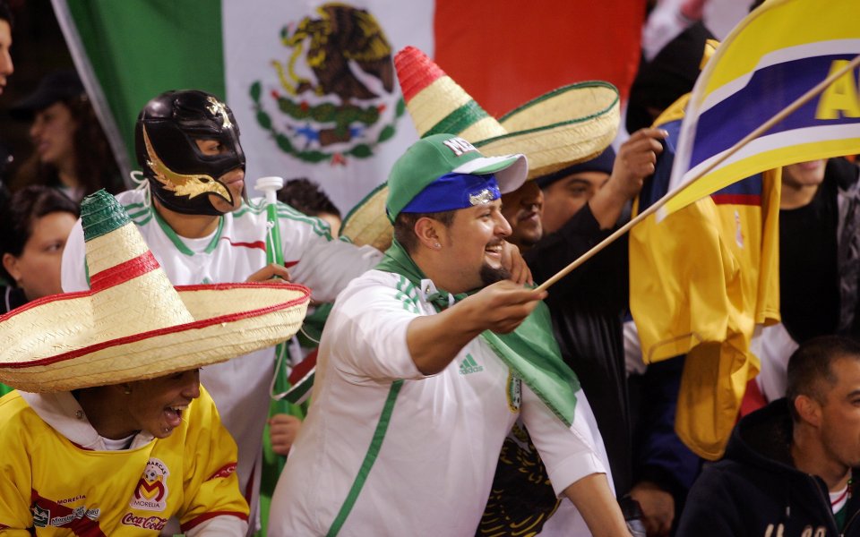 Мексико и Боливия завъртяха хикс
