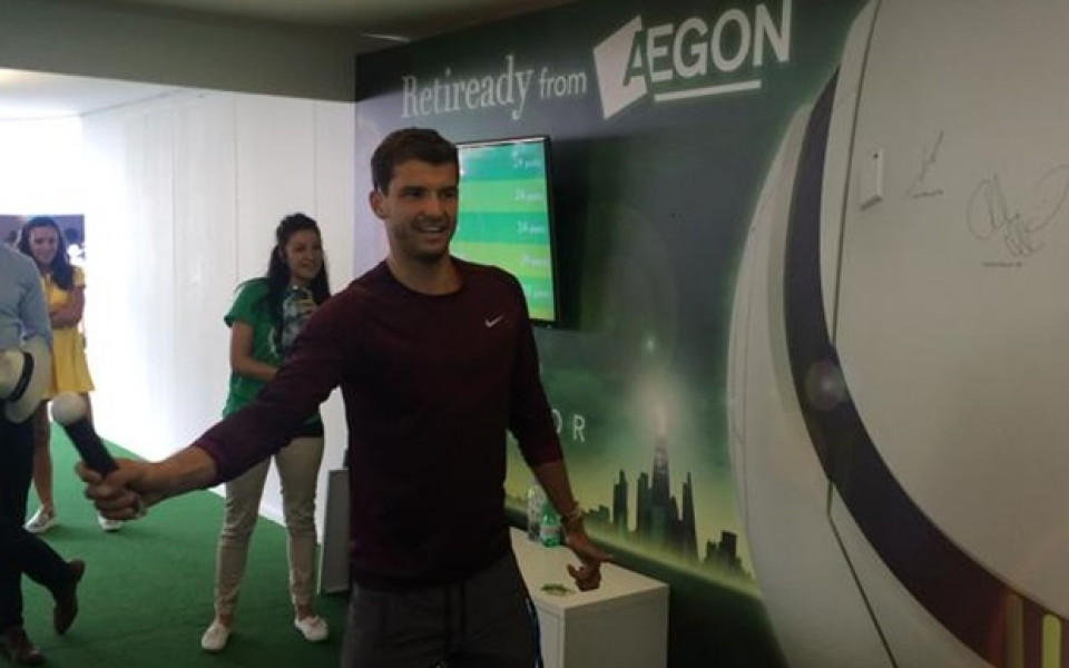 Григор Димитров тренира ретури с тенис симулатор
