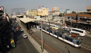 Метрото в Манила извинява закъсненията на пътниците