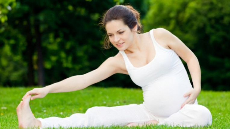 йога бременност бременна жена