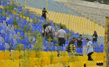 Левски благодари на включилите се в акцията „Да почистим стадион „Георги Аспарухов”