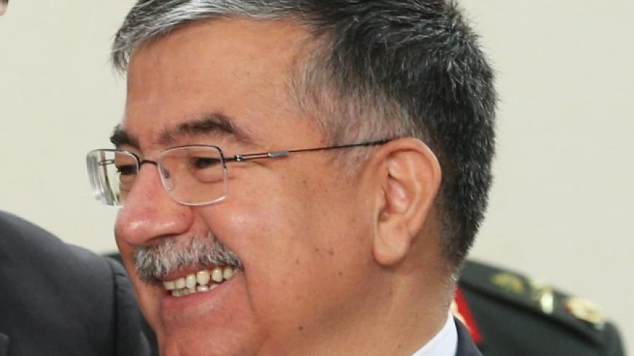Исмет Йълмаз - председателят на новия турски парламент