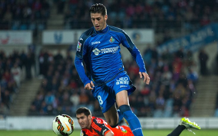 Севиля привлече испански защитник