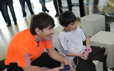 Чили спира Меси с технология от PlayStation