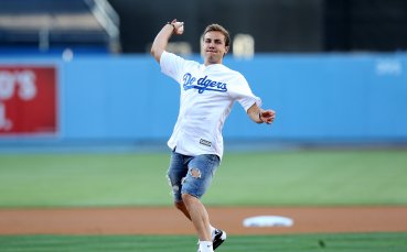 Марио Гьотце участва в бейзболен мач в САЩ