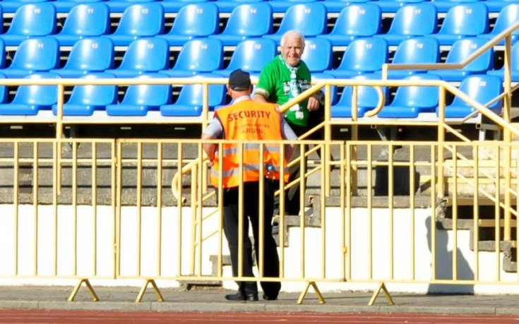 83-годишен фен пропътува 5000 км заради Берое