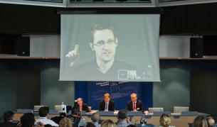 Едуард Сноудън