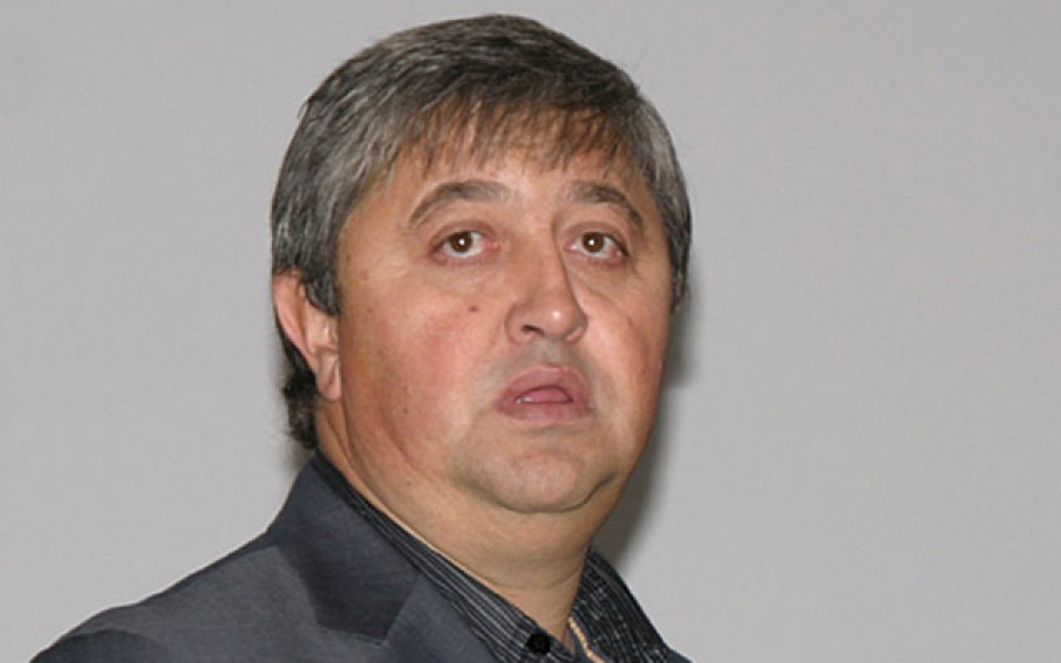 Шеф на Ботев доведе бизнесмен на стадиона в Коматево