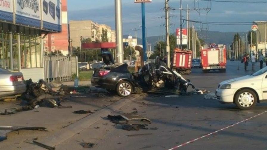 Мъж загина при тежка катастрофа в София
