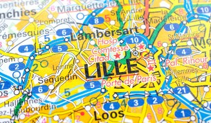 Автобус с испански младежи остана без покрив в тунел