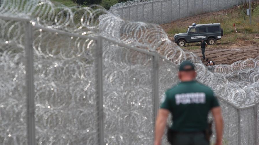 Служебният кабинет нареди спешен ремонт на оградата на границата