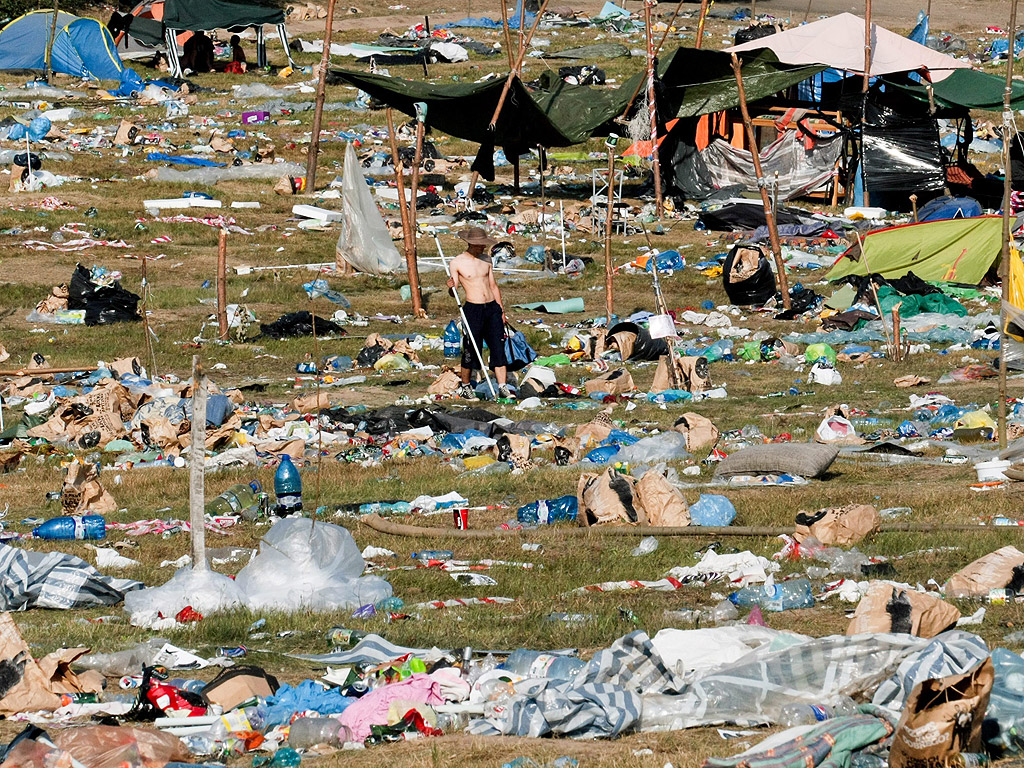 Къмпинг зоната след 21-ия фестивал Przystanek Woodstock в Полша. Фестивалът приключи на 01 Август 2015.